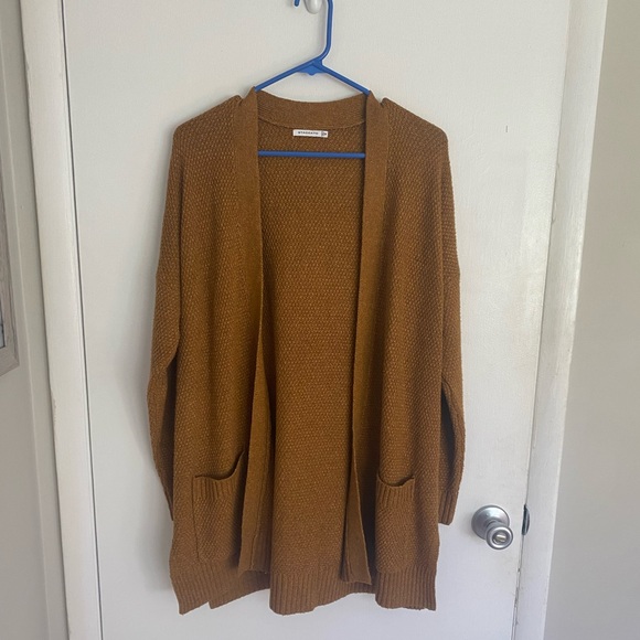Staccato Sweaters - NWOT STACCATO CARDIGAN WITH POCKETS M